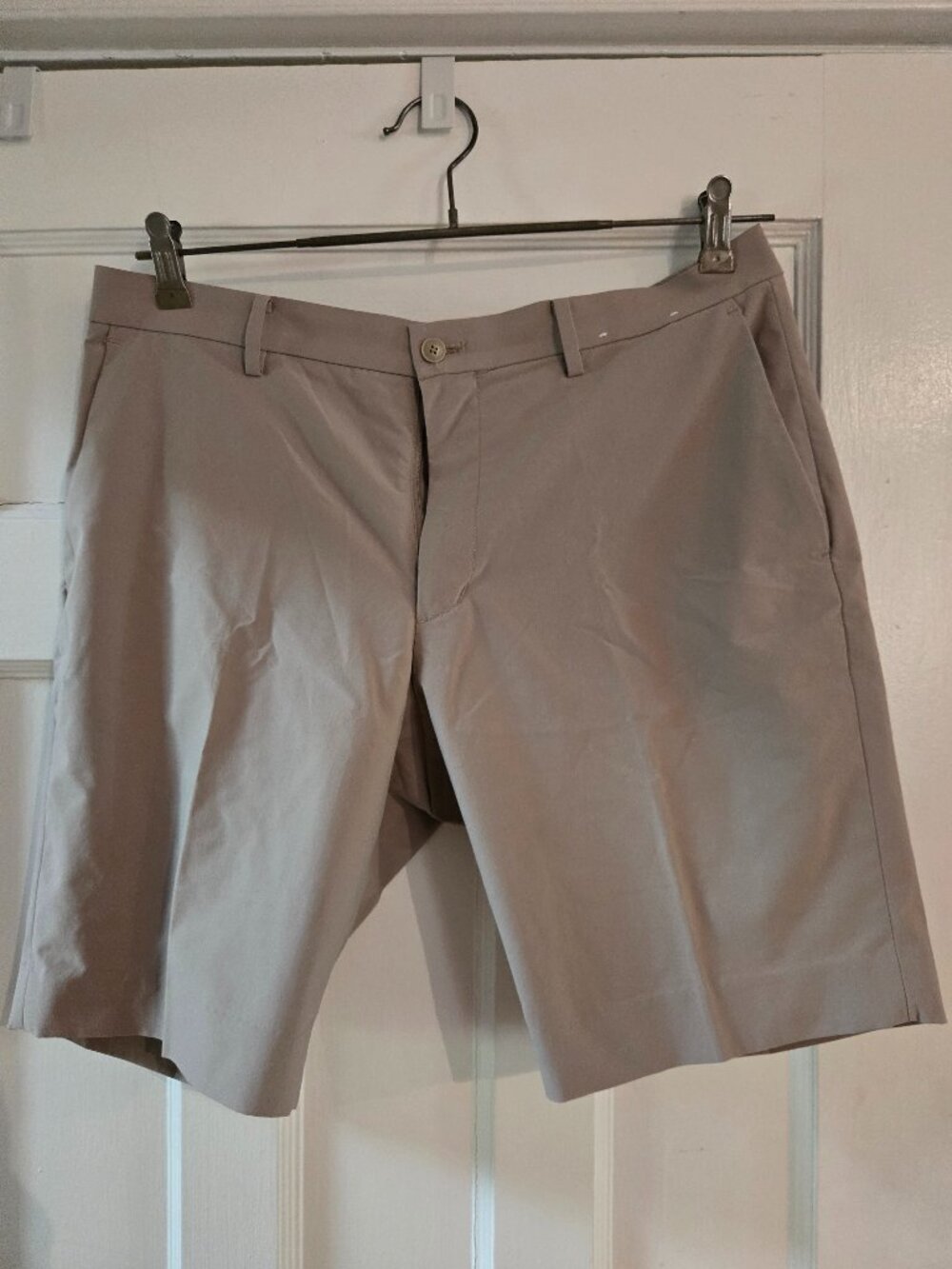 UNIQLO AIRSENSE TAN SHORTS US SZ M